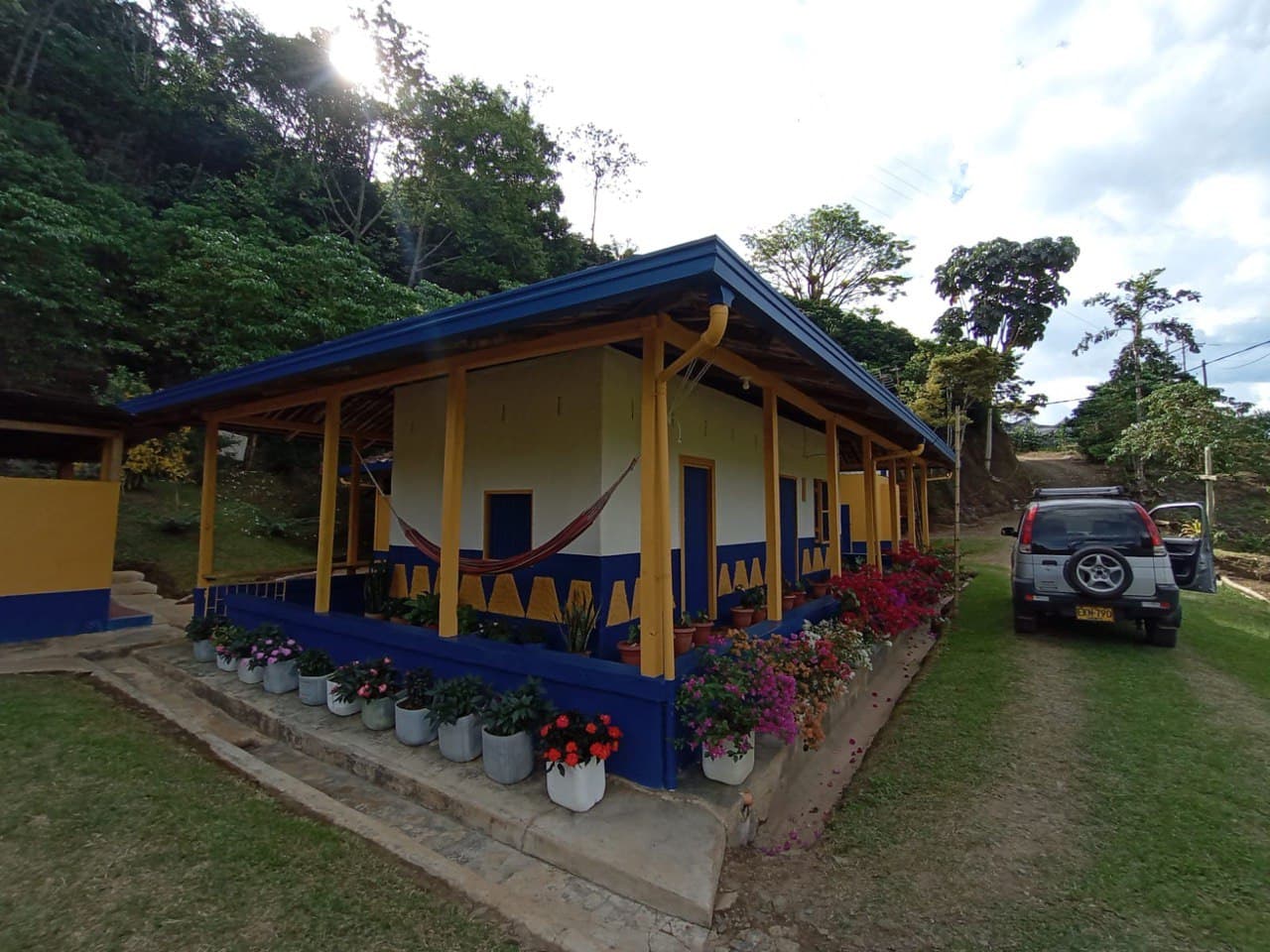 The cheerful farmhouse where harvest gathers
